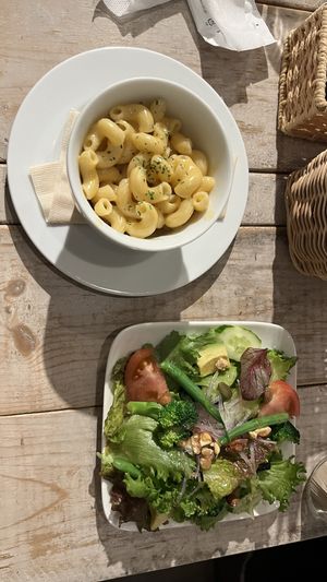 Mac n cheese with a small salad   at AIN SOPH.Soar in Tokyo