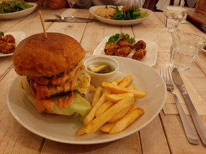 Ripple Cheese Burger at AIN SOPH.Soar in Tokyo