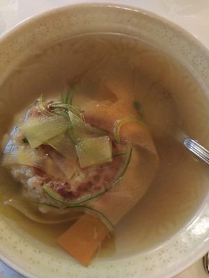 Kaspressknödelsuppe (vegan) at Traditionsgasthof Weissbacher in Wildschonau