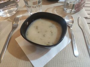 Sopa de coliflor at Luz & Tierra in Malaga