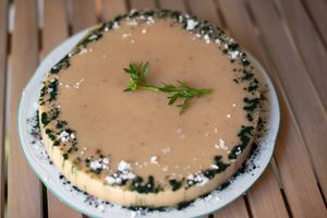 Todos los postres sin azúcar, sin lacteos, sin huevos.  at Luz & Tierra in Malaga