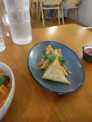 Samosas at Thaiburi  in Modesto