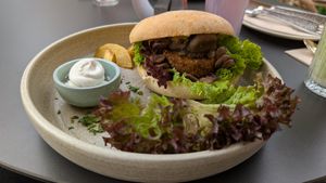 Linsenburger at Vegabar Restaurant in Sulzbach