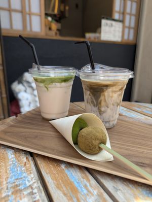 lattes and dumplings at Sumekamicha in Kyoto