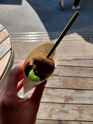 Vegan dumplings at Sumekamicha in Kyoto