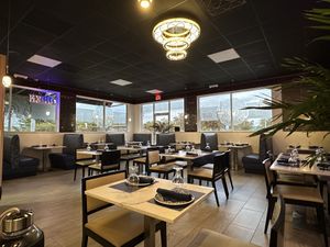 Lots of seating   at Indian Breeze in Cape Coral