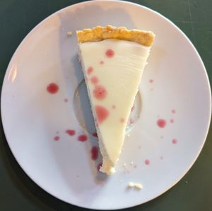 lemon pie at Vrijplaats in Leiden