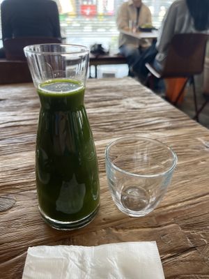 Green juicer  at Soup or Salad in Busan