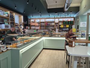 Vegan options are mixed with non vegan options on the counter at Mondo Arancina Flaminia in Rome