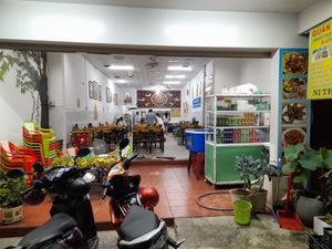 Looking in at Buffet chay Ni Thai in Phu Quoc