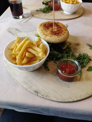Veganer Burger at Historisches Odenwald-Gasthaus Zum Grünen Baum in Michelstadt