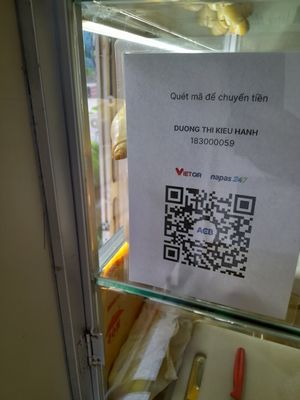 Payment by cash or bank transfer at Jōn Bánh Mi Chay Dây in Ho Chi Minh City