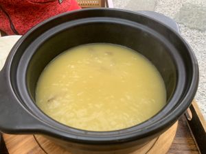  at Shanyuan Bencao Shiliao Teahouse in Dali