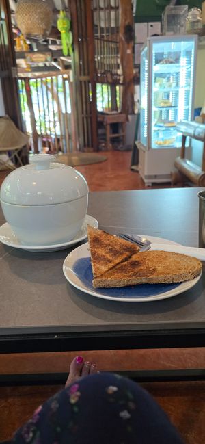 Soup and toast at Art Cafe in Koh Phangan