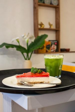 Petit déjeuner et goûter maison et délicieux at Mauvaise Herbe in Marseille