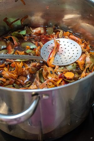 Bouillon... rien n'est jeté, tout est transformé pour magnifié les sauces et les plats at Mauvaise Herbe in Marseille