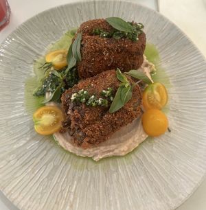 Hauptgang: poivrons à la milanaise, sehr lecker !  at Mauvaise Herbe in Marseille