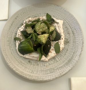 Vorspeise: concombre labneh sesam  at Mauvaise Herbe in Marseille