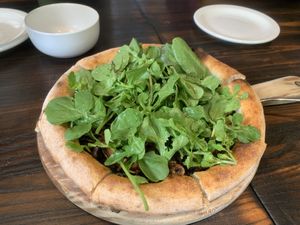 Black truffle pizzaa  at  YEELEN COOK - YEELEN·COOK·意庐夕餐 (大理大学店) in Dali