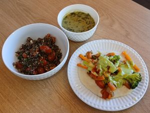 Салата с черна леща, свежи зеленчуци, орехи

Печени зеленчуци върху полента от просо

Супа от спана at Vkusno i Polezno - Вкусно и Полезно in Sliven