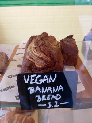Banana bread at DUPLA in Bilbao