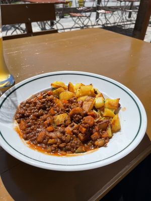 Vegane Linsenbolognese mit Bratkartoffeln   at Steinberg Alm in Ruhpolding