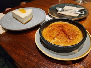 Cheesecake and Catalan cream at PÖTSTOT in Barcelona