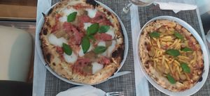 Pizza bergamasca e pizza Swami at Swami's Garden in Praia Da Luz