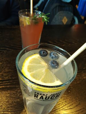 Homemade Litchi Limonade und Peach Lover at 60 seconds to Napoli in Dresden