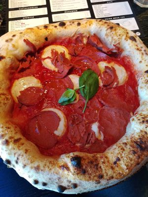 Vegan Pizza Salami at 60 seconds to Napoli in Dresden