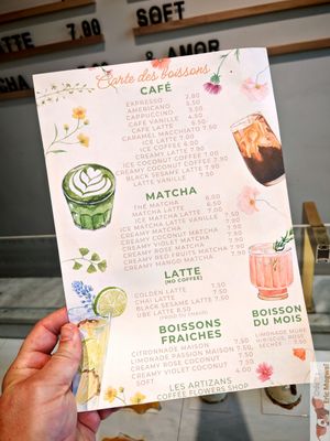 Drinks at Les Artizans - Coffee And Flower in Paris