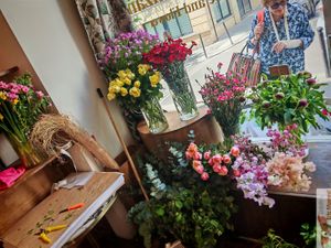 Flowers insides at Les Artizans - Coffee And Flower in Paris