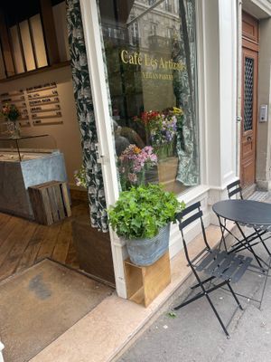  at Les Artizans - Coffee And Flower in Paris
