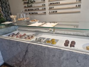  at Les Artizans - Coffee And Flower in Paris