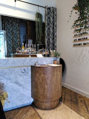 Counter at Les Artizans - Coffee And Flower in Paris