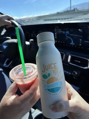 Strawberry smoothie and fresh juice   at Juice 101  in Kamuela