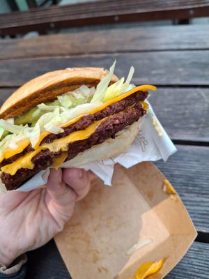 Double Patty at Goldies Smashburger - The Playce in Berlin