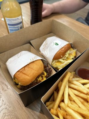   at Goldies Smashburger - The Playce in Berlin