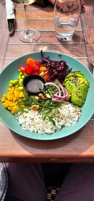 Poké Bowl (vegan) at O'Grincheux in Ribeauville