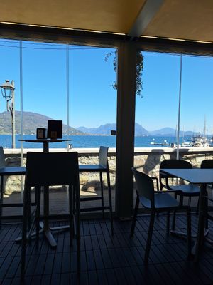 Fantastischer Ausblick auch an stürmischen, kalten Tagen at Al Porto Lounge Bar in Feriolo