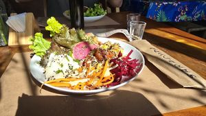 Entrada: salada at Saracura Cozinha Vegetariana in Cotia