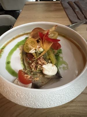 Voorgerecht tomaat avocado   at HOTEL BENT Restaurant in Oisterwijk