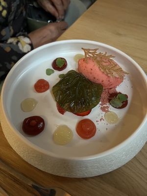 Dessert aardbei   at HOTEL BENT Restaurant in Oisterwijk