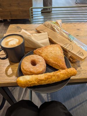 Cronut, apple dream, cigar at Backstube - Bryggetorget in Oslo