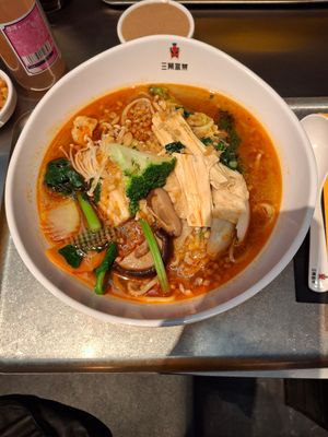 Sezchuan Broth at Sanku Maots'ai - 三顾冒菜 in Berlin