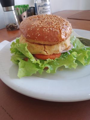 Hambúrguer de grão de bico at Natupote in Taubate