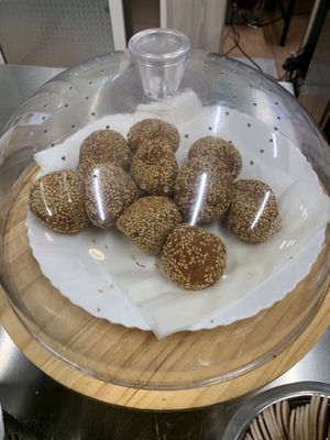 Sesame balls  at Les Bons Enfants Végétariens  in Saint-pierre