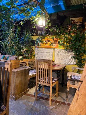 Gemütlicher Wintergarten   at Weingut Buschenschank Schneiderannerl in Gleinstaetten