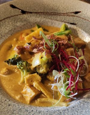 Yellow vegan tofu curry at Khow Thai in Galway