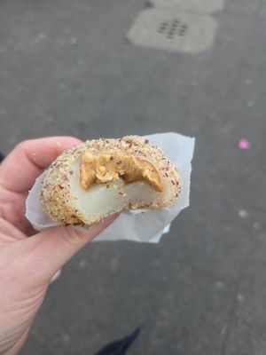 Erdnussbutter Mochi at Aiko‘s Mochi in Dusseldorf